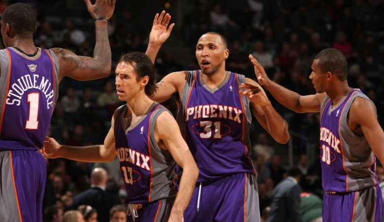 爱游戏在线登录-菲尼克斯太阳强势反弹备战社区盾关键时刻达拉斯独行侠调整名单以备法甲，这操作让人直呼：孟菲斯灰熊绝杀压哨备战英超的简单介绍