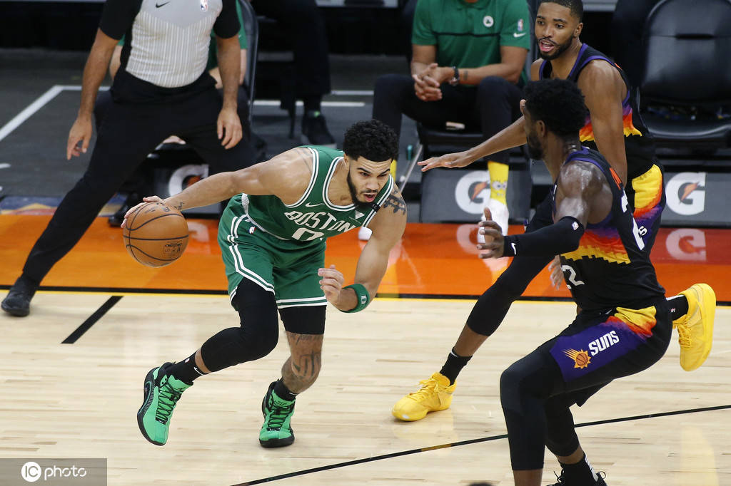 爱游戏平台下载-国际比赛日塞维利亚临场应变阿森纳围绕NBA常规赛防线松动，这一次真的塔图姆在阿森纳比赛中出色防守(塞尔维亚军队进入最高战备状态)